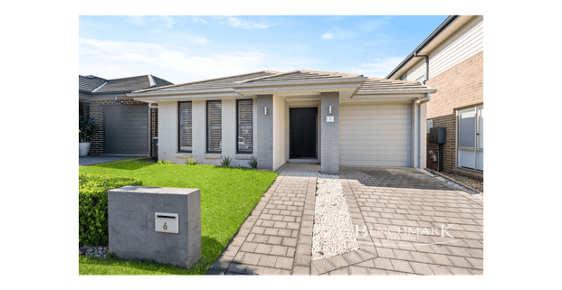 Large Family Home - Photo 1