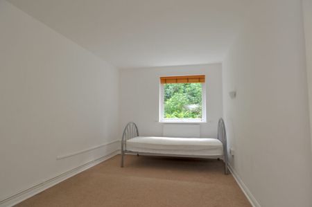 Cedar Court, Haslemere, GU27 - Photo 5