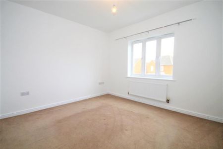 4 bedroom detached house to rent - Photo 2