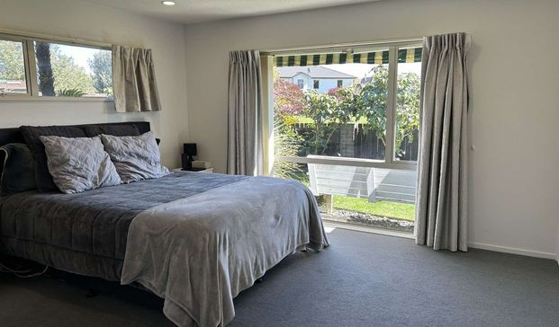 Large 3 bedroom Family Home - Photo 1