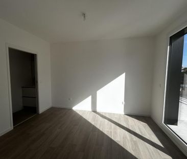 Location Appartement 5 pièces 129m² FLEURY SUR ORNE 14123 - Photo 5