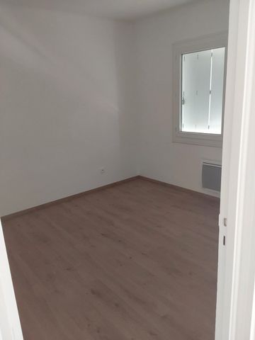 Location Appartement 4 pièces 81m² NARBONNE 11100 - Photo 3