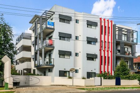 Ground Floor Flowing Modern Interior - Photo 4