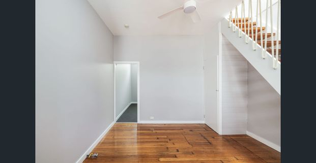 Split-level modern two-bedroom city home - Photo 1