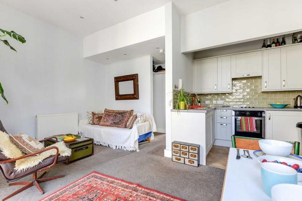 1 bedroom flat to rent - Photo 1