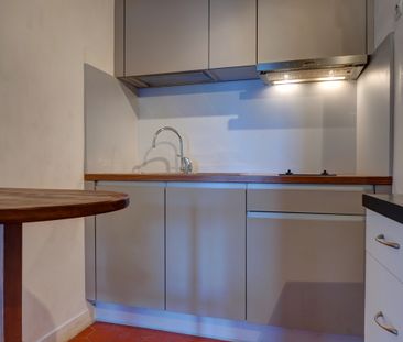 1770 - Location Appartement - 2 pièces - 47 m² - Paris (75) - rue V... - Photo 6