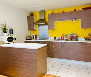 2 Bed Flat, Crane Heights, N17 - Photo 2