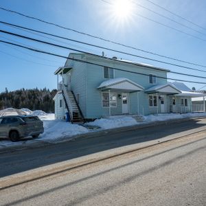 BEAU 4 1/2 - LIBRE IMMÉDIATEMENT - Photo 2