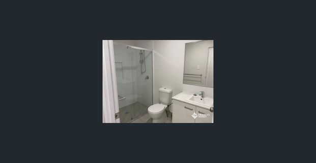 Spacious 3 Bedroom home - Photo 1