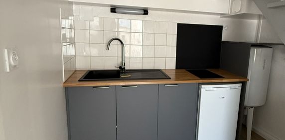 POITIERS PLEIN CENTRE BEAU TYPE 2 RENOVE DE 28 M2 - Photo 2