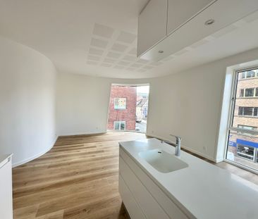 Lækker lys 2-vær. i unikt byggeri - Photo 4