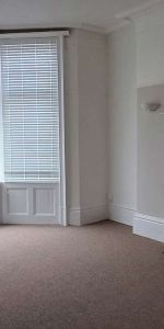 Beautifully refurbished shared house, quiet location - Photo 4