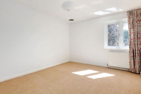 4 bedroom terraced house to rent - Photo 4
