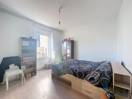 Location Appartement 3 pièces 97m² GUILHERAND GRANGES 07500 - Photo 3