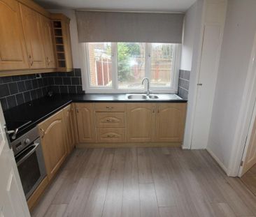 3 bedroom semi-detached house to rent - Photo 5