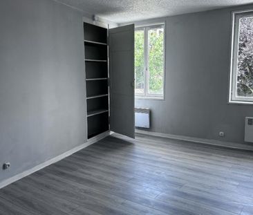 Location Appartement 3 pièces 62m² CAUDEBEC LES ELBEUF 76320 - Photo 2