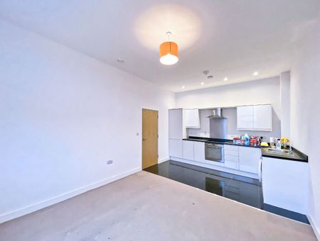 Bradley Court, 3 Knoll Road, Camberley, GU15 - Photo 4