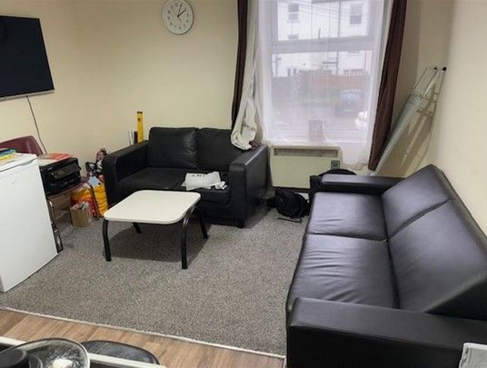 , Cardigan Gardens, - Cardigan Street, Luton - Photo 1