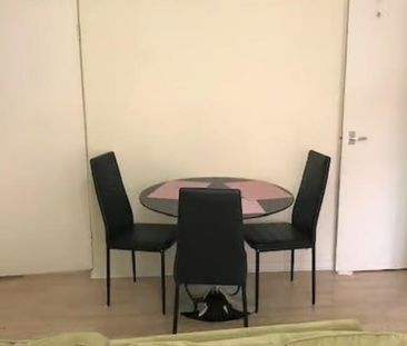 3 bedroom flat to rent - Photo 6