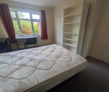 4 bedroom semi-detached house to rent - Photo 6