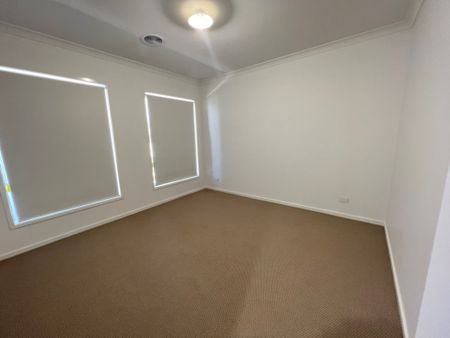 Brand New 4 Bedroom Family Home - Photo 5