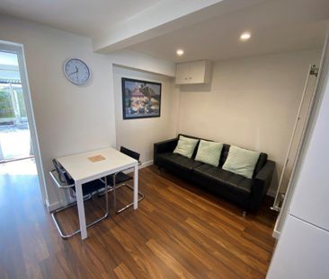 4 bedroom end of terrace house to rent - Photo 2