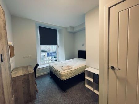 4 bedroom apartment to rent - Photo 2