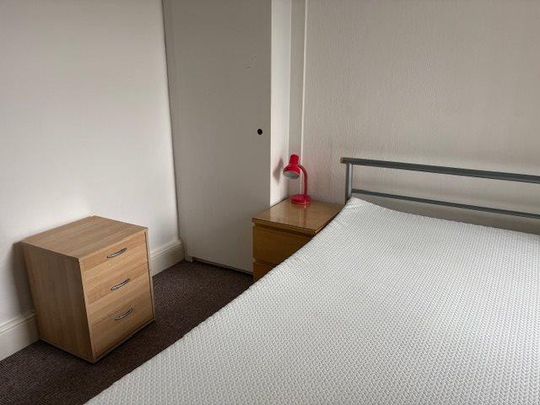 5 bedroom house to rent - Photo 1