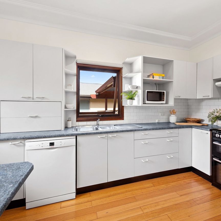 Charming Classical Family Home - Photo 1