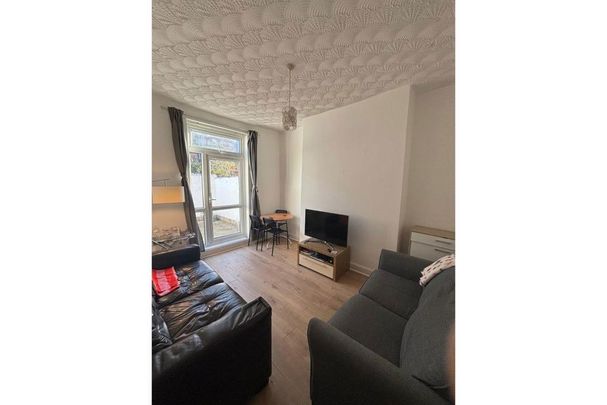 4 bedroom house to rent - Photo 1