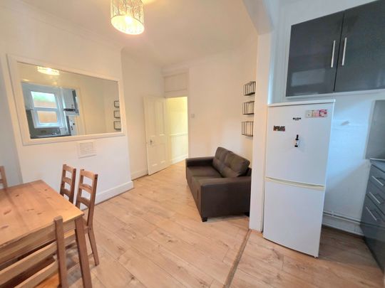 3 Bed Flat, Doverfield Road, SW2 - Photo 1