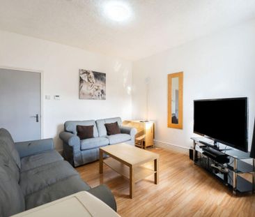 5 bedroom terraced house to rent - Photo 2