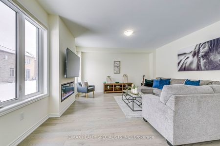 For Lease - 328 Valleyway Drive, Brampton, Ontario - Photo 2