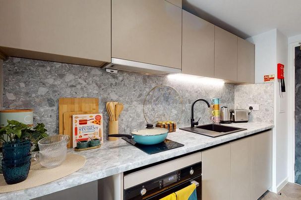 Studio to rent - Photo 1