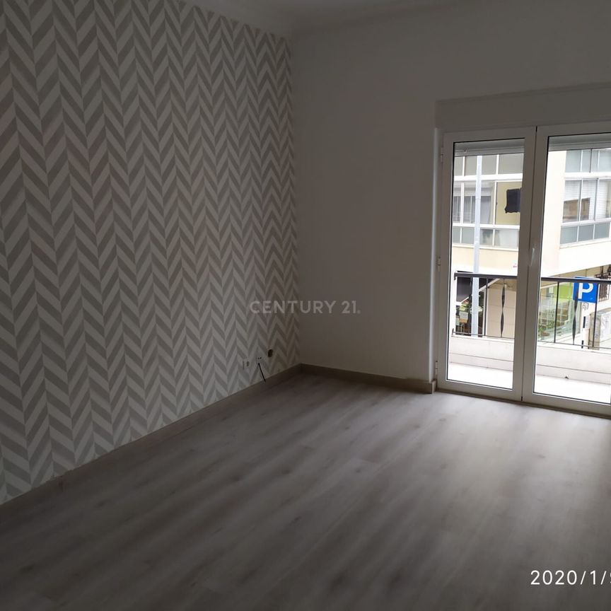 Apartamento T2 com varanda e terraço na Cova da Piedade - Photo 1