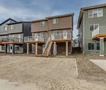 I bedroom baseemnt | 152 Edith Place North West, Calgary - Photo 1