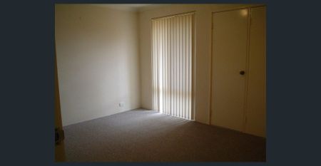 Low maintenance villa in ideal location! - Photo 4