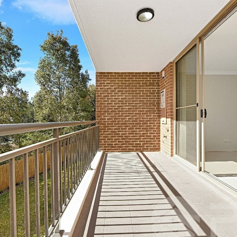 Holroyd Gardens Two Bedroom Apartment For Lease, Please contact leasing manager for private appointment only. - Photo 1