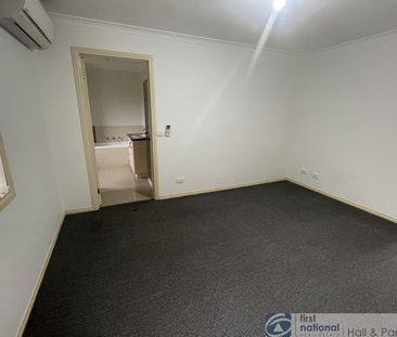 Three bedroom unit! - Photo 2