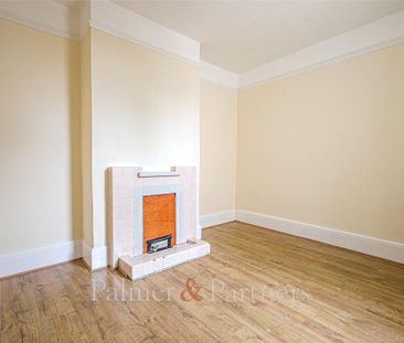 4 bedroom terraced house to rent - Photo 1