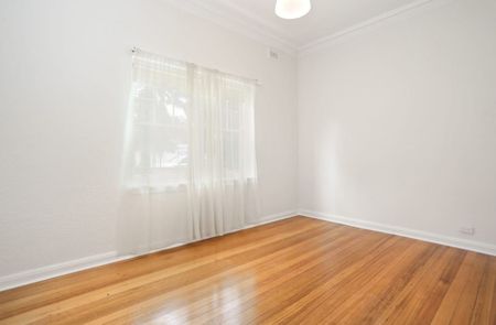 1/70 Power Street, Hawthorn VIC 3122 - Photo 2