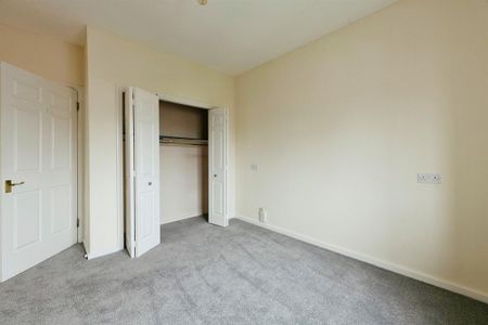 2 bedroom retirement property to rent - Photo 3