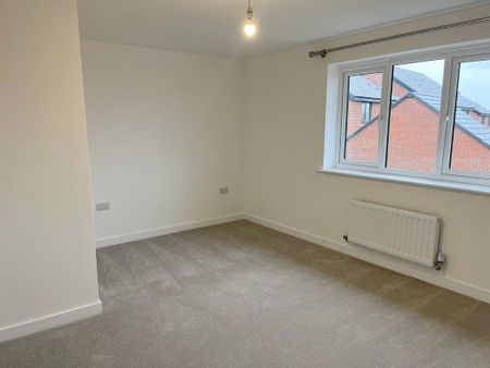 4 bedroom semi-detached house to rent - Photo 5