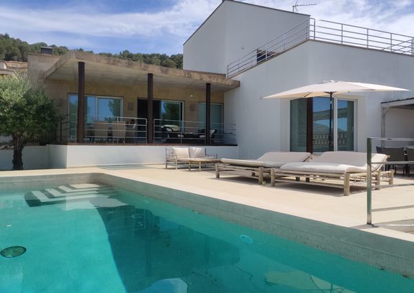 LUXURY villa with 3 bedrooms for rent in Javea