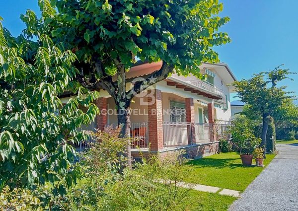 via francesco carrara, 20, Forte dei Marmi, Tuscany 55042