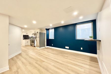 For Lease - 411 Grindstone Trail, Oakville, Ontario - Photo 5