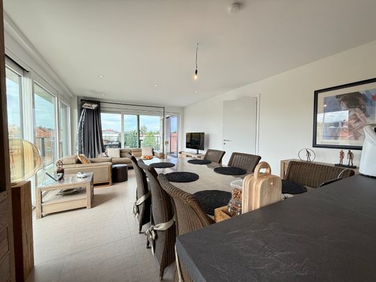 Instapklaar twee-slaapkamerappartement in Meulebeke. - Photo 1