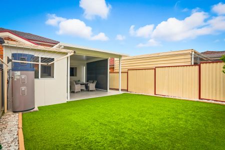 Stylish Fully Renovated Duplex in Prime Fairfield Heights Location - Photo 2