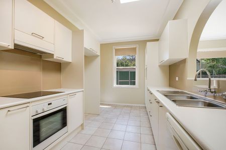 4 Katherine Place, Castle Hill. - Photo 2