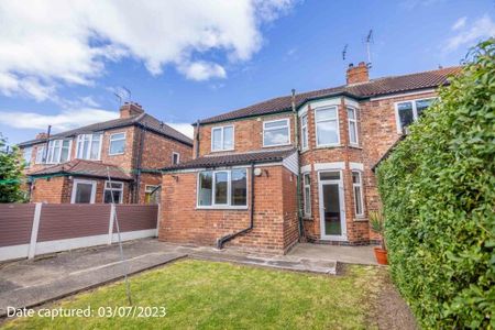 8 Ambleside Avenue - Photo 2